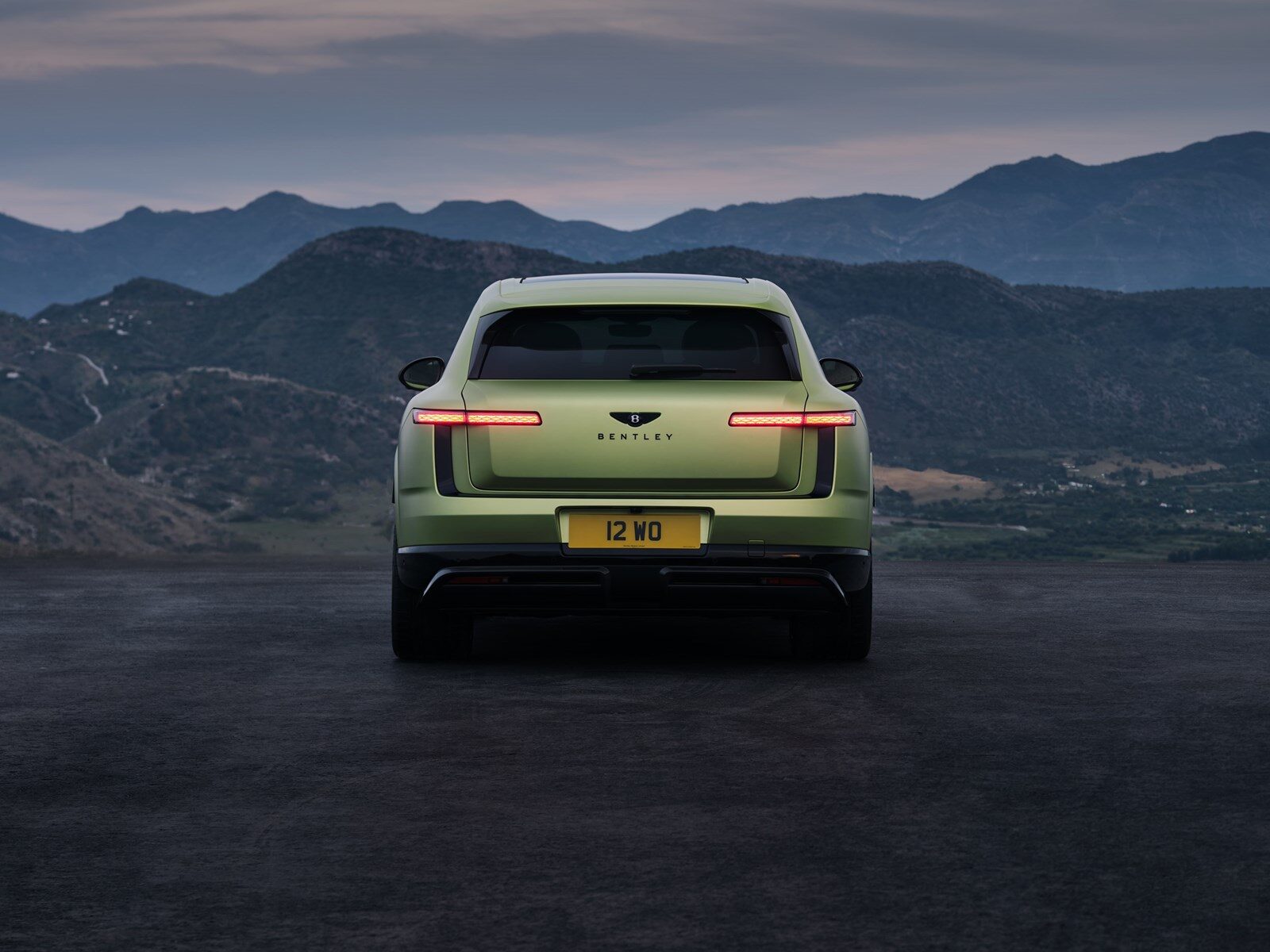 Görsel: Bentley Bentley Torcal'ın arkadan görünümü