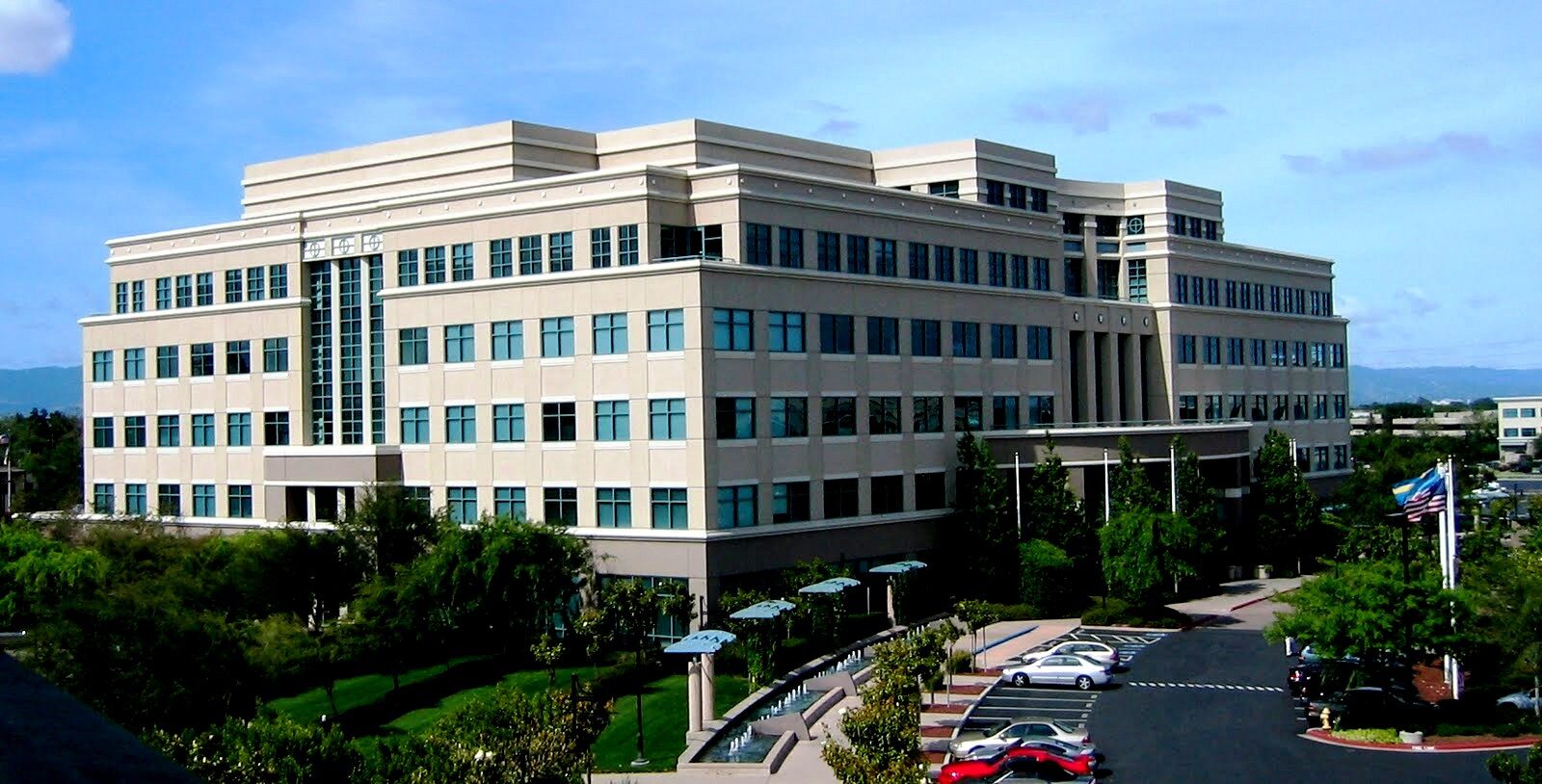 Cisco'nun San Jose kampüsündeki genel merkez binası (Building 10)