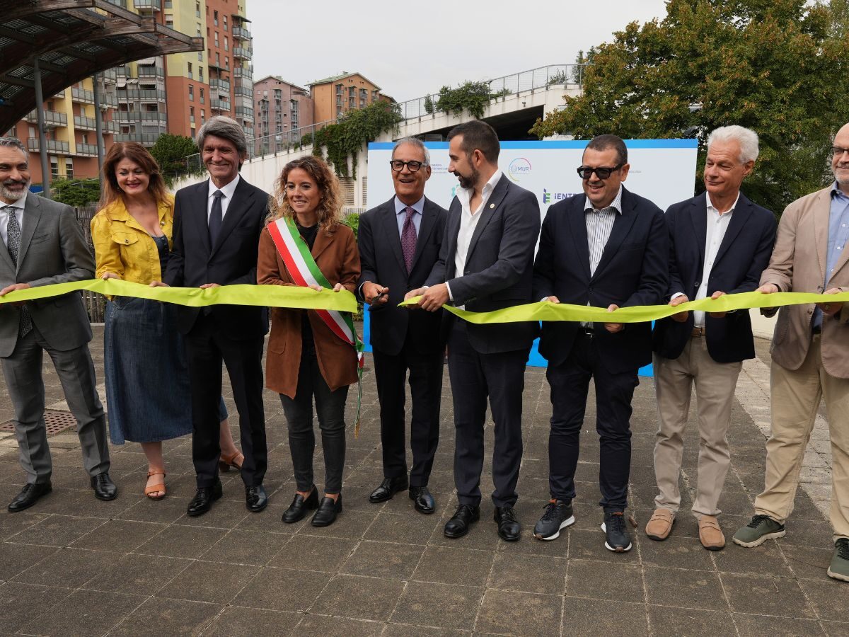 Il taglio del nastro del nuovo hub per la transizione energetica a Environment Park, Torino