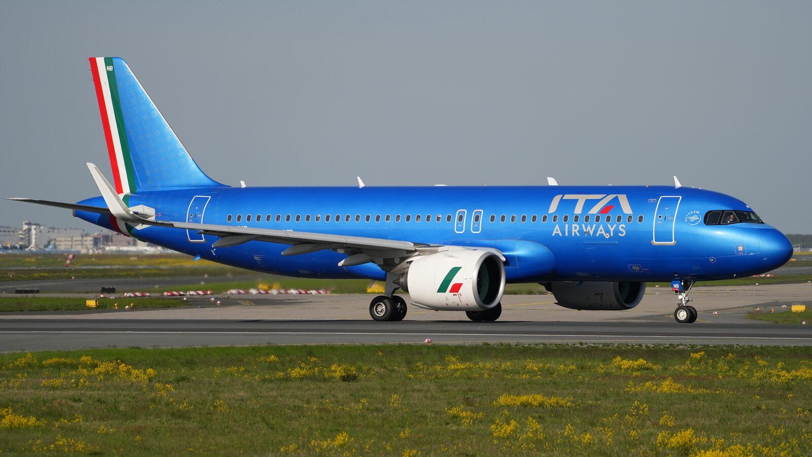 Un Airbus A320neo di ITA Airways in rullaggio all'aeroporto di Francoforte (foto d'archivio, non l'aereo coinvolto)