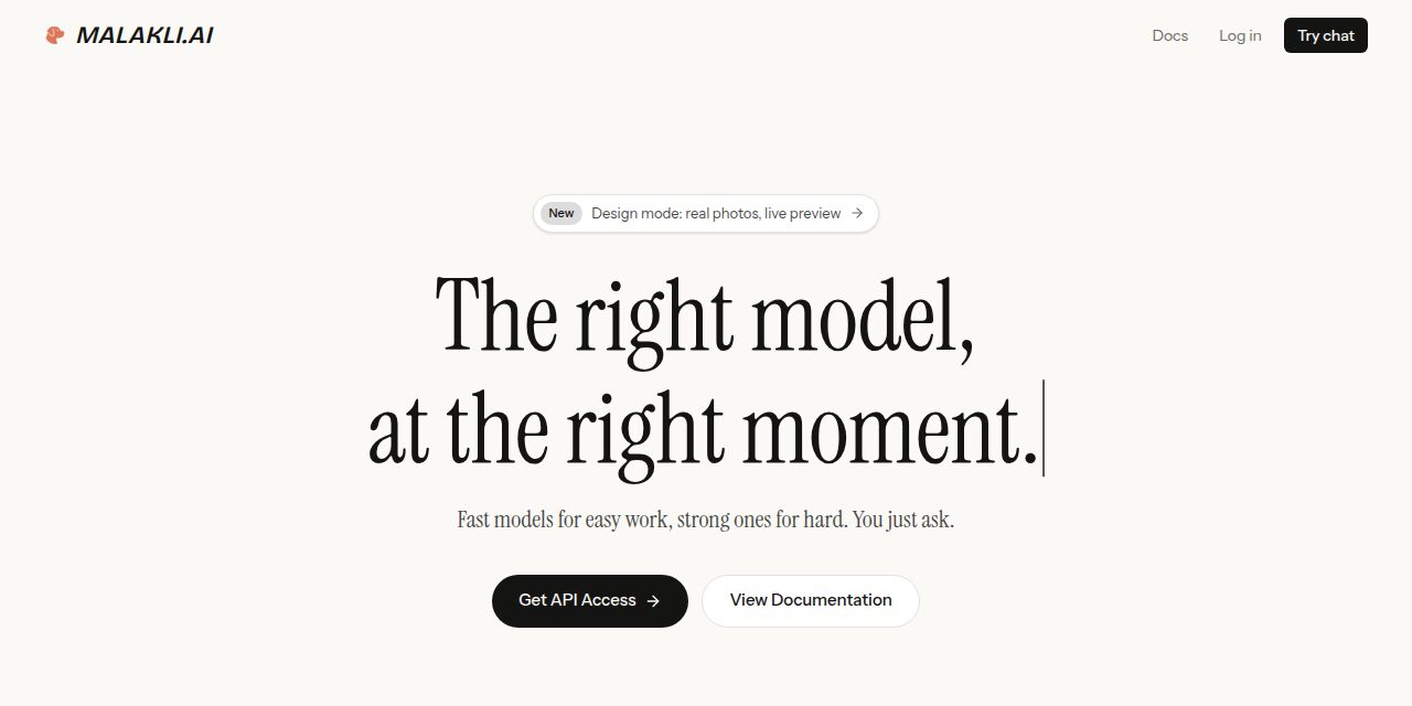 Malakli.ai ana sayfasında "The right model, at the right moment" başlığı ve API erişimi ile dokümantasyon düğmeleri