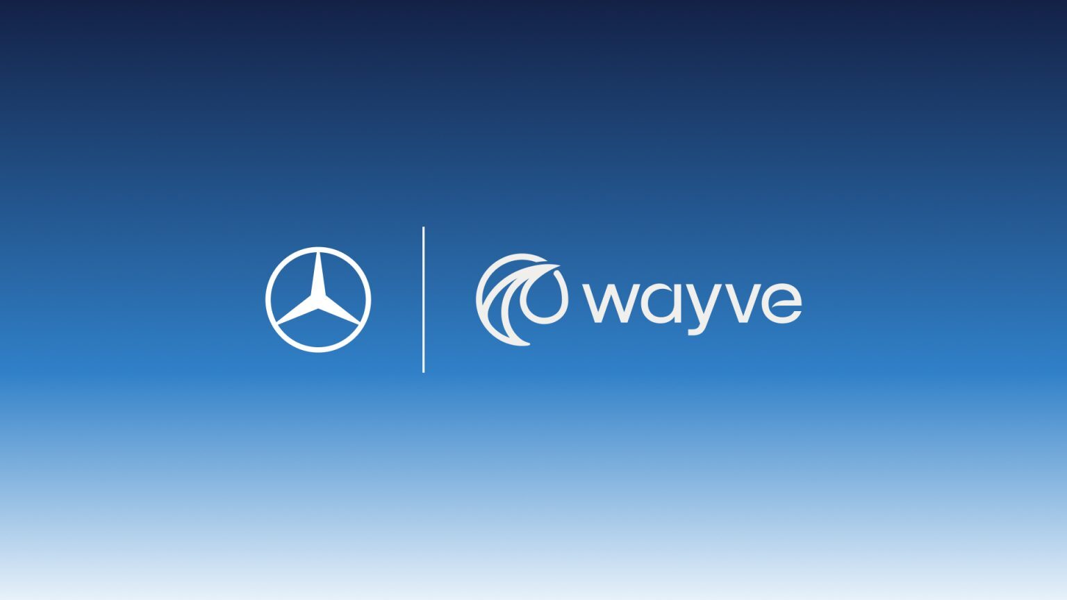 Logos von Mercedes-Benz und Wayve nebeneinander auf blauem Hintergrund