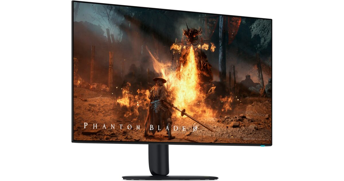 Il monitor Alienware 32 4K OLED AW3226Q visto di tre quarti, con una scena di gioco sullo schermo e la base a piedistallo