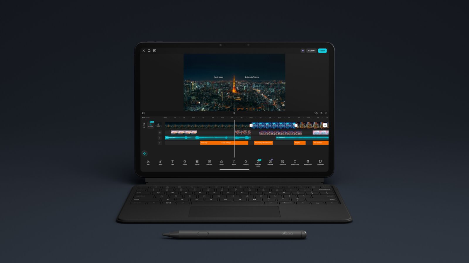 Klavyeye takılı Alexa Tablet 12 Pro ve önünde duran Pro Pen kalem