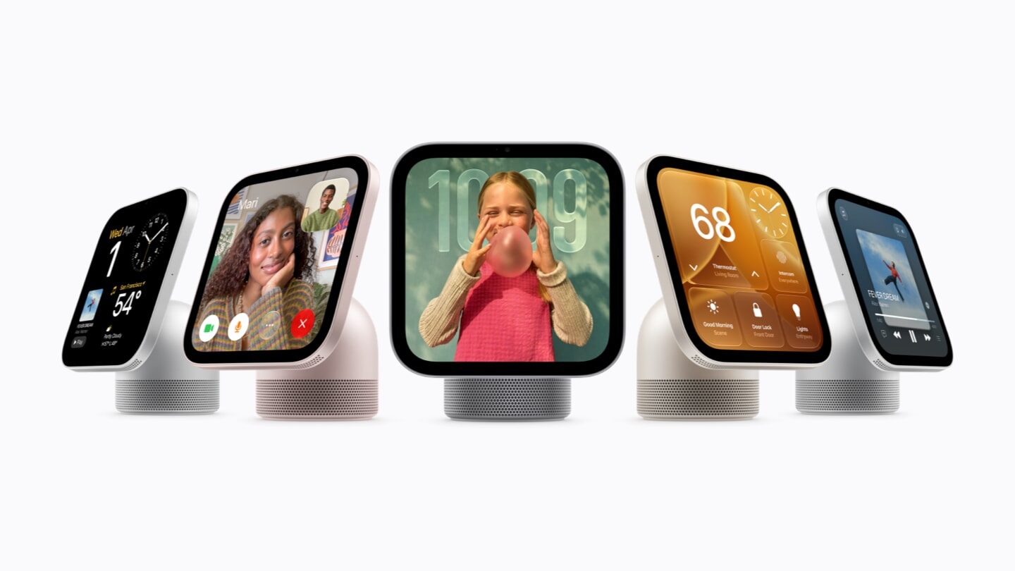 Fünf Apple HomeView auf Standfüßen in verschiedenen Farben mit FaceTime-Anruf, Uhr, Smart-Home-Steuerung und Musik auf den Bildschirmen