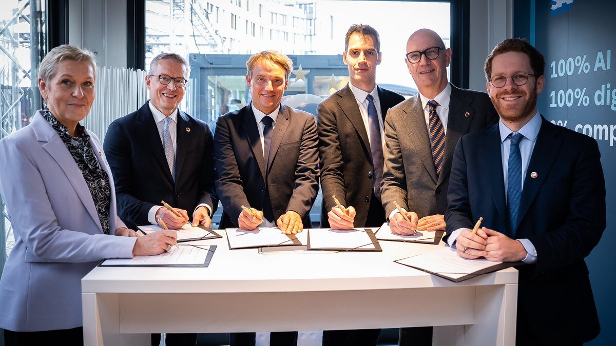 Vertreter Deutschlands, Frankreichs, von Mistral AI und SAP unterzeichnen im November 2025 in Berlin eine Absichtserklärung