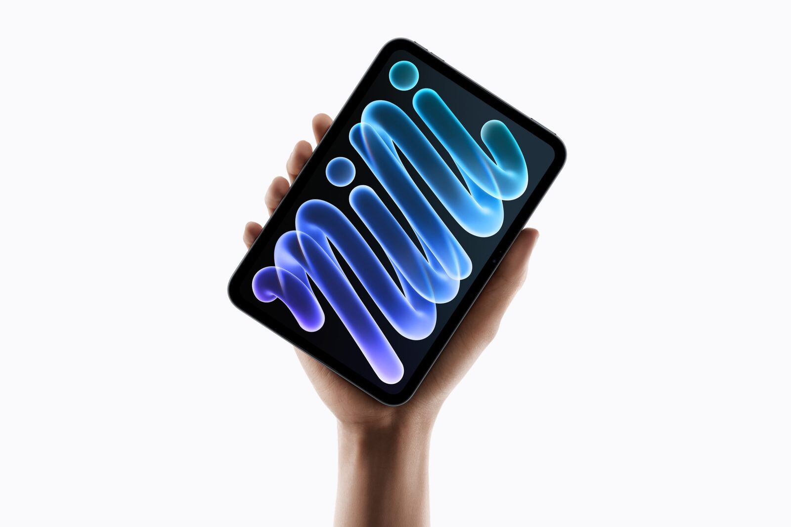 Neues iPad mini mit OLED-Display in einer Hand, auf dem Bildschirm ein blau-violetter Schriftzug