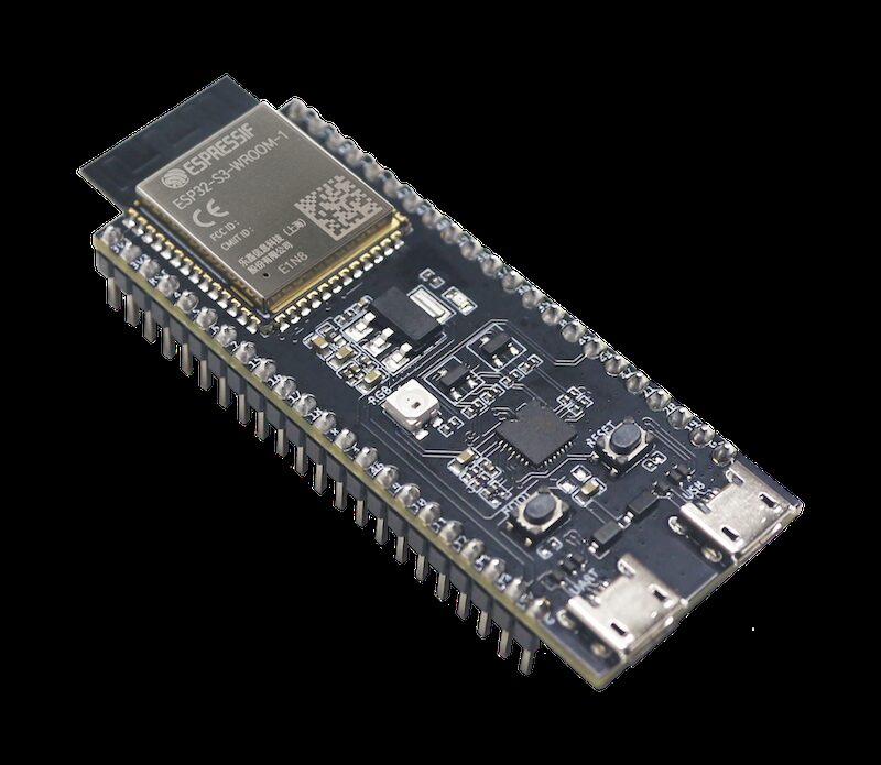 ESP32-S3-DevKitC-1 geliştirme kartı, üstteki WROOM modülüyle