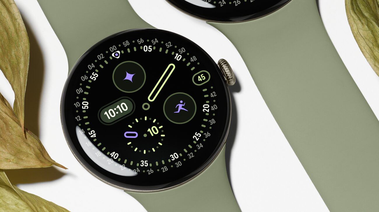 Google Pixel Watch 5 mit grünem Active-Armband