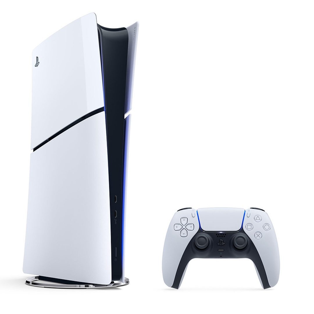 Weiße PS5 Slim mit DualSense-Controller