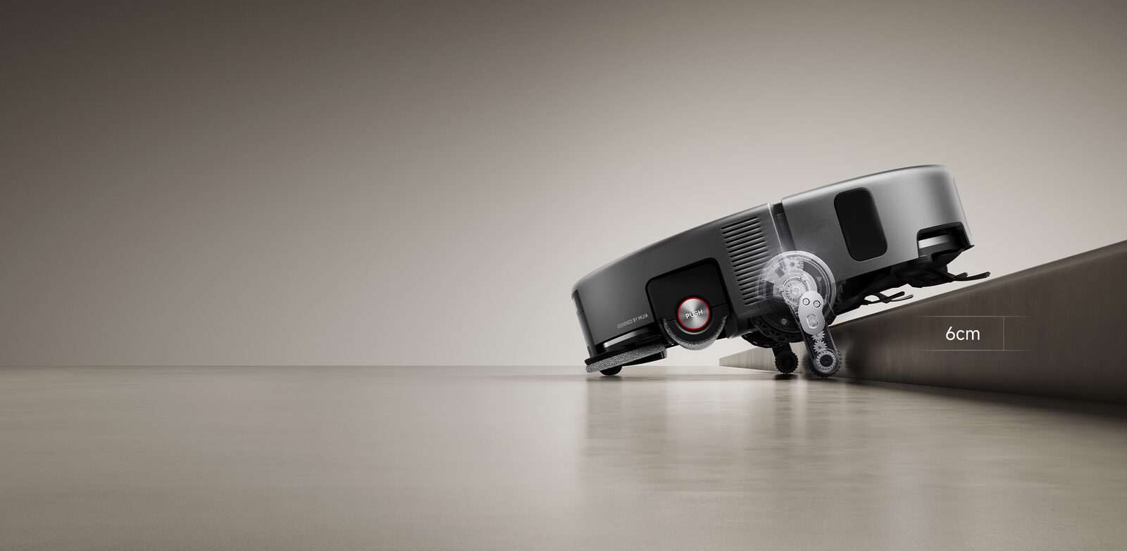 Xiaomi Robot Vacuum 6 Max hebt sich mit einem mechanischen Bein über eine 6 Zentimeter hohe Stufe